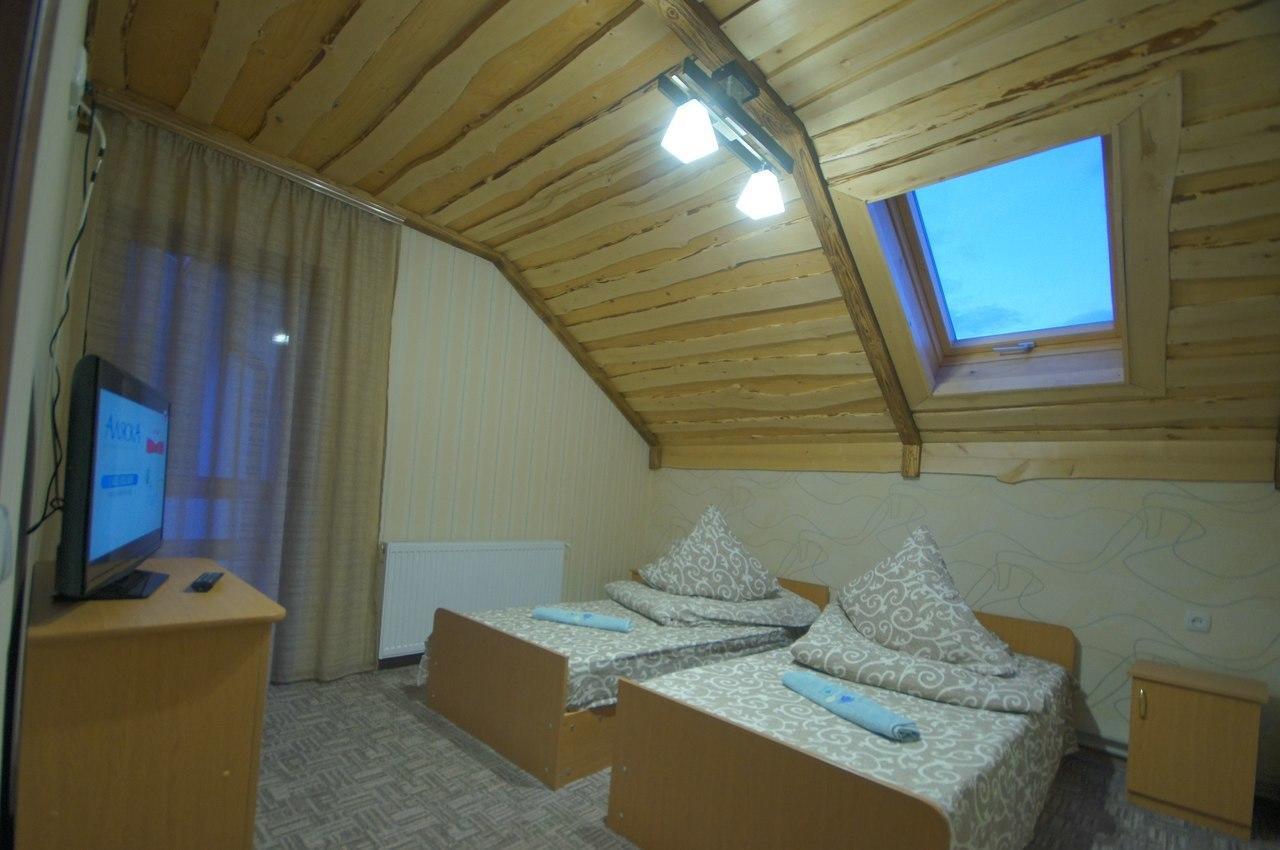 U Slavika Lodge Yasinya